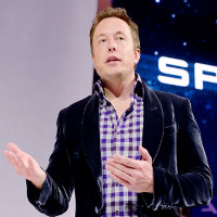 Elon Musk: Từ đứa trẻ bị bạn đánh 