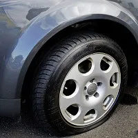 Các xử lý khi xe ô tô bị nổ lốp