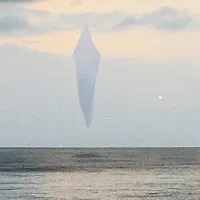 "UFO huyền thoại" 13.000 năm trước tái hiện, treo lơ lửng trên biển?