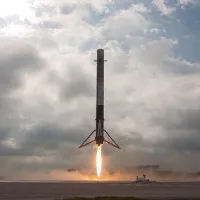SpaceX đã đi vào lịch sử với màn phóng tên lửa tái sử dụng Falcon 9 thành công rực rỡ