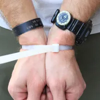 Đặc vụ CIA hướng dẫn kỹ năng thoát khỏi dây trói zip