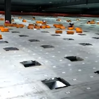 Video: Đoàn quân robot xếp hàng thoăn thoắt trong nhà kho Trung Quốc