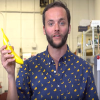 Nghe, gọi điện thoại từ... một quả chuối