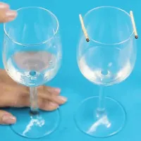 Màn ảo thuật điều khiển que diêm ảo diệu hoá ra lại là bài vật lý được học ở trường
