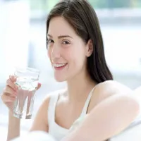 Cách chống nóng khi ra ngoài đường