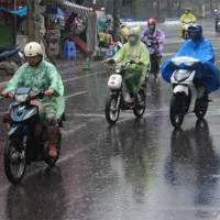 Hà Nội có mưa vào chiều tối và đêm, khả năng xảy ra gió giật mạnh