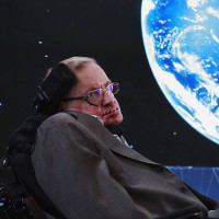 Stephen Hawking cảnh báo các đại dương có thể sôi trơ đáy