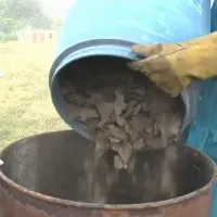 Công nghệ biến chất thải của con người thành than giá rẻ