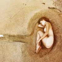 Giải mã giấc mơ: Mơ thấy "khỏa thân" có ý nghĩa gì?