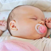 Làm gì khi trẻ có tật nghiến răng?