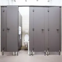 Bí kíp tránh lây bệnh từ nhà vệ sinh công cộng