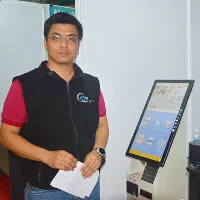 Máy in "không người lái" có thể tự động gửi email báo cáo khi... hết giấy