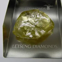 Phát hiện 2 viên kim cương lớn hơn 100 carat ở nam Phi