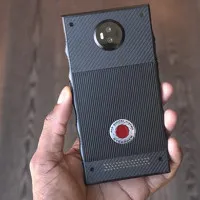 Smartphone holographic đầu tiên trên thế giới
