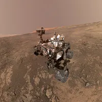 Độc đáo ảnh robot NASA "tự sướng" trên… sao Hỏa