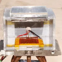 Máy "vắt không khí ra nước"