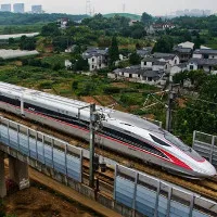 Video: Trung Quốc thử nghiệm tàu viên đạn cao tốc 350km/h