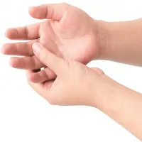 Tìm hiểu triệu chứng và cách chữa ngón tay gãy bút chì