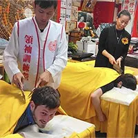 Khó tin liệu pháp chữa bệnh nghìn năm tuổi bằng... dao phay
