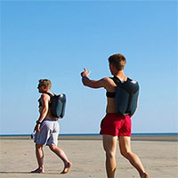 Sinh viên phát minh ba lô phản lực dưới nước, giúp bơi 12km/h