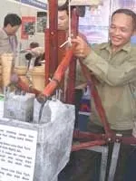 Máy bơm nước đạp chân