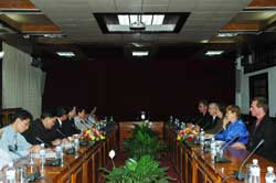 Thứ trưởng Lê Đình Tiến tiếp Đoàn cán bộ Cơ quan Năng lượng Nguyên tử Quốc tế (IAEA)