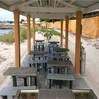 Ghế băng "kiểu Úc" làm từ túi nhựa tái chế