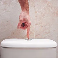 Hành động bạn nhất định phải làm trước khi giật nước bồn cầu