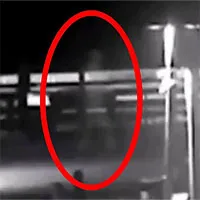 Nghi vấn bóng ma "Người Xám" huyền thoại xuất hiện trong siêu bão Florence
