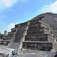 "Địa ngục" đầy hài cốt dị hình dưới kim tự tháp mặt trăng