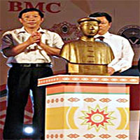 Tiểu sử anh hùng Vừ A Dính