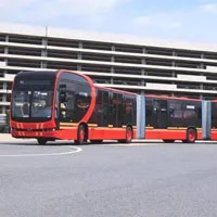 Đây là mẫu xe buýt điện dài nhất thế giới với chiều dài lên tới 26 mét, chở được 250 khách/chuyến