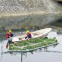 Nước sông Tô Lịch "hồi sinh" sau một tuần "giải cứu"