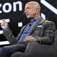 Jeff Bezos: Tôi muốn cứu nhân loại bằng cách lên Mặt Trăng