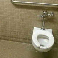 Thiết kế siêu thảm họa của 10 WC này khiến bạn tự nhủ "thà nhịn còn hơn"