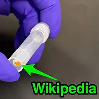 Toàn bộ 16GB Wikipedia tiếng Anh được lưu trữ trên ADN, nằm gọn trong ống nghiệm thế này đây