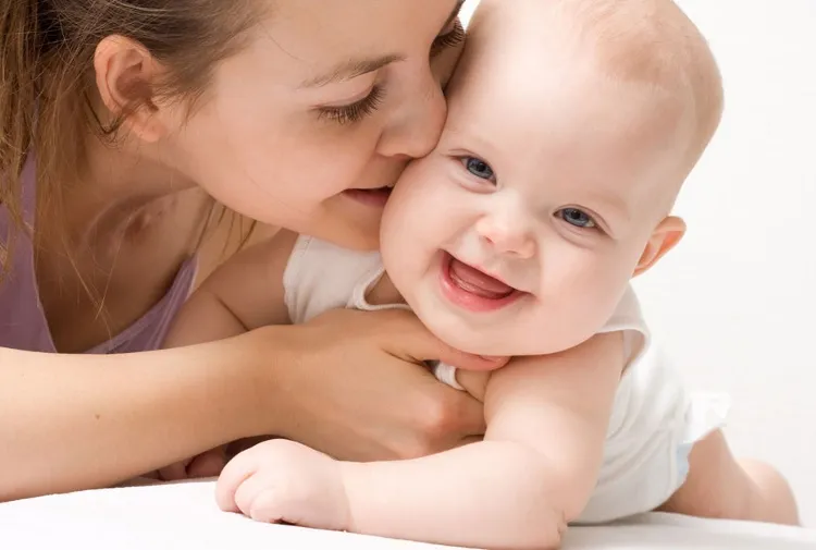 Chữa chứng khóc đêm ở trẻ sơ sinh giúp trẻ hay ăn chóng lớn.