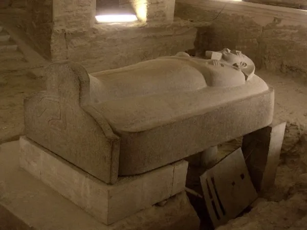Quan tài bằng đá của Pharaoh Merenptah ở KV8.