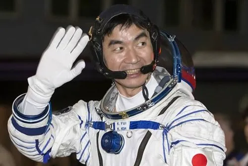 Phi hành gia nói chuyện