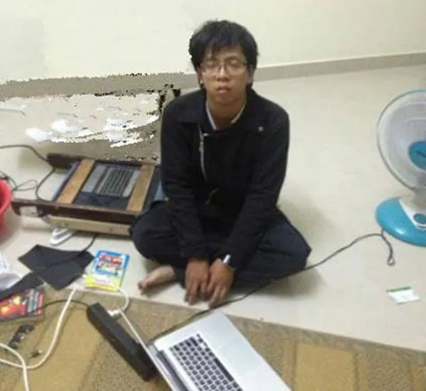 Nguyễn Văn Hòa và các tang vật của vụ án sau khi bị tiến hành bắt giữ