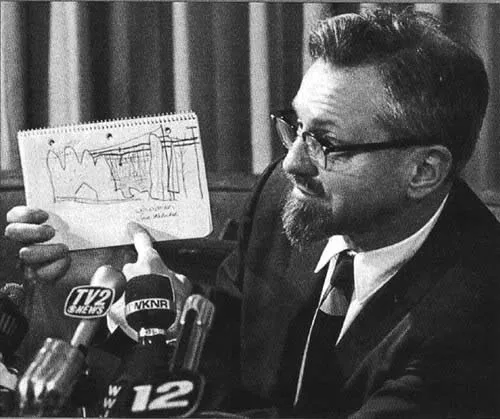 Giáo sư Allen Hynek.