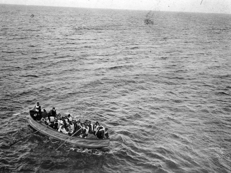 20 xuồng cứu sinh của Titanic có thể chở được 1.178 hành khách.