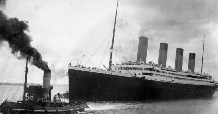 Hình ảnh tàu Titanic "không thể chìm" cách đây 100 năm.