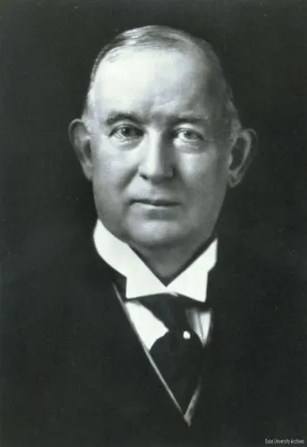 Ông Jame Buchanan Duke.