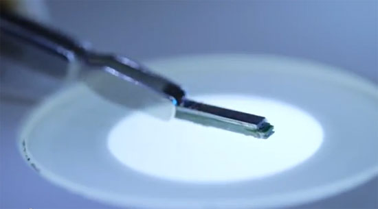 Chip cấy ghép giúp smartphone đoán cơn đau tim