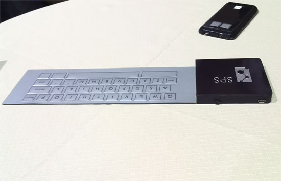 Bàn phím siêu mỏng nhưng kêu lách cách không khác gì phím cơ