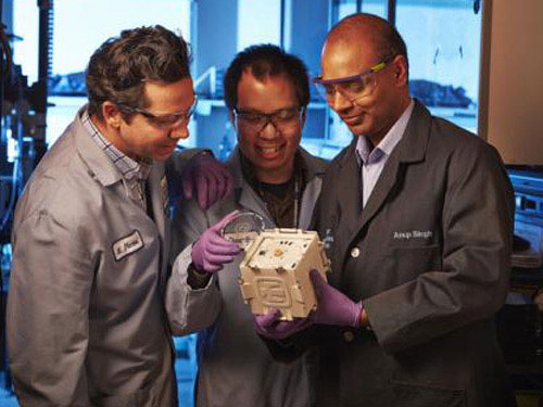 Các chuyên gia Mỹ đang nghiên cứu thiết bị mới