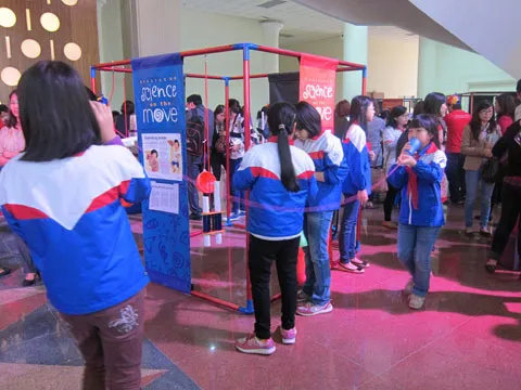 Triển lãm Questacon tại Hà Nội.