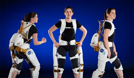 Bộ giáp X-1 của các phi hành gia.