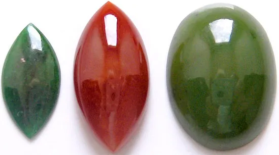 Ngọc bích là một thuật ngữ chung cho cả ngọc bích jadeite và ngọc bích nephrite.